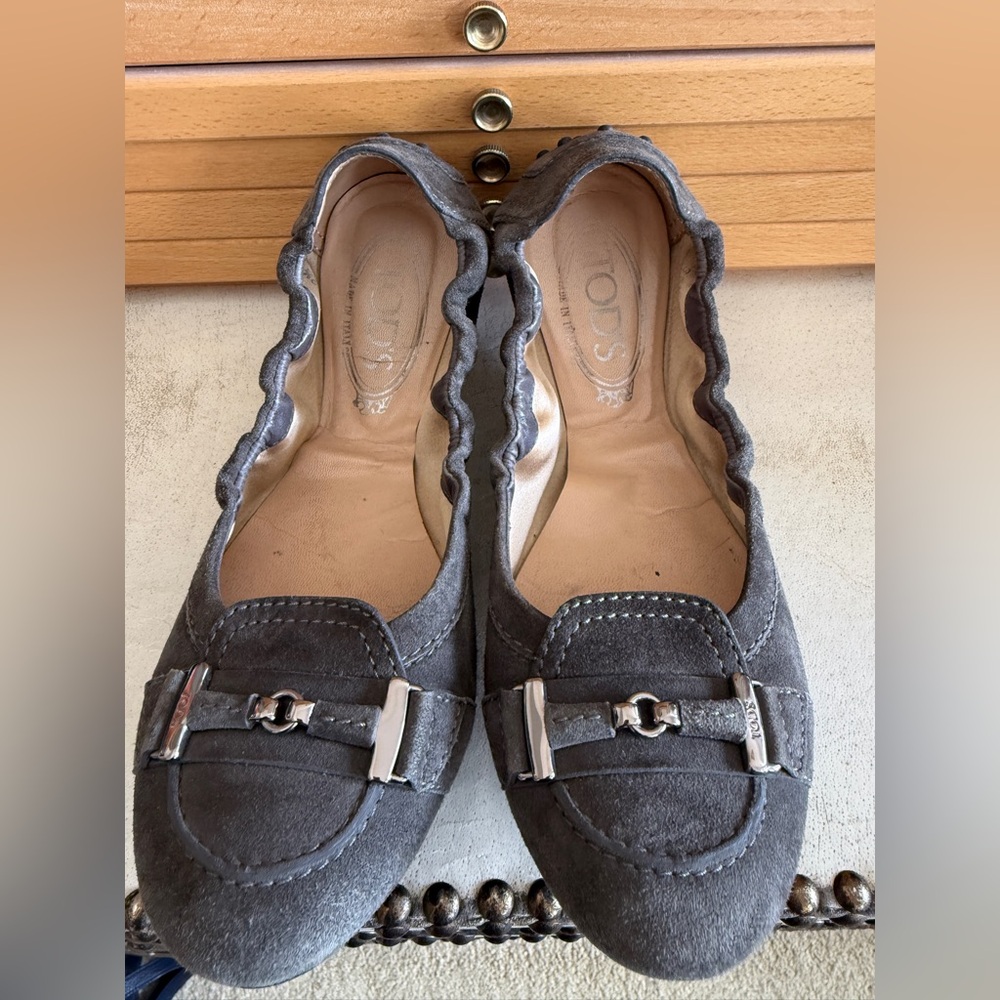 Tod’s Gray Suede Driving Loafers Gommino Flats Size 37.5 Italy
